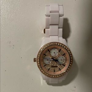 White and rose gold fossil watch